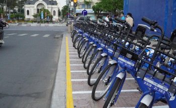 Du lịch Sài Gòn trải nghiệm xe đạp công cộng cực hot ở quận 1