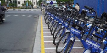 Du lịch Sài Gòn trải nghiệm xe đạp công cộng cực hot ở quận 1