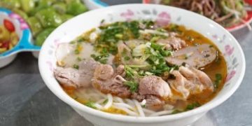 Báo nước ngoài gợi ý 10 quán bún bò Huế ngon