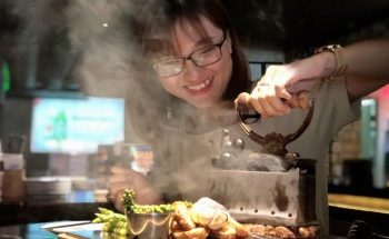 Bò bàn ủi ốc kéo sợi và loạt món ăn độc lạ tại TP.HCM