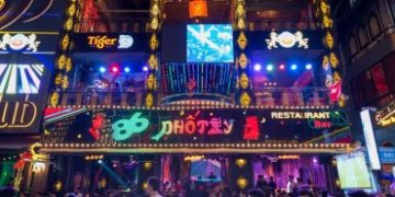 Bùi Viện và những khu phố đêm sầm uất nhất Việt Nam