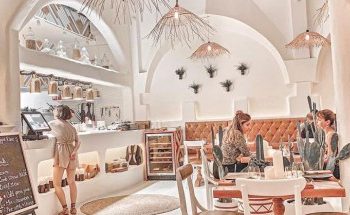 Lộ diện thiên đường Santorini thu nhỏ Sol Kitchen & Bar giữa lòng Sài Gòn