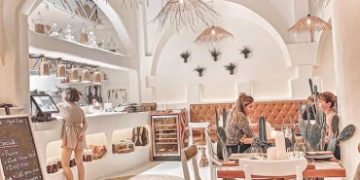 Lộ diện thiên đường Santorini thu nhỏ Sol Kitchen & Bar giữa lòng Sài Gòn