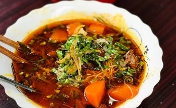 Món bò kho kiểu Ấn Độ chỉ bán buổi chiều