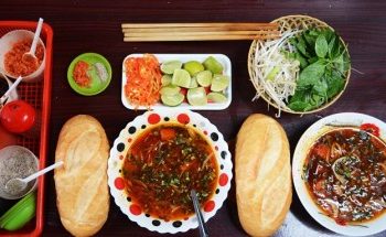 Người Sài Gòn chui hẻm ăn bò kho bán 5 tiếng của bà chủ lai Việt – Ấn