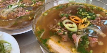 Người Sài Gòn mê bún bò Huế