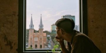 Phát hiện quán Người Tám Chuyện House view nhà thờ Đức Bà tuyệt đẹp