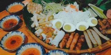 Những con đường ăn vặt thu hút giới trẻ ở TP.HCM