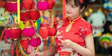 Sống ảo thả ga ở phố lồng đèn nổi tiếng lâu đời giữa Sài Gòn