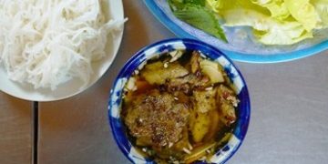 Quán bún chả Hà Nội 25 năm ở Sài Gòn
