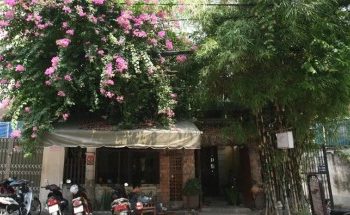 Quán cà phê trong căn nhà cổ