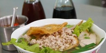 Tiệm mì hơn 50 năm của gia đình gốc Hoa