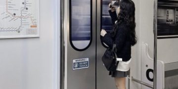 Tosee Quán cà phê tàu điện ngầm góc nào sống ảo cũng đẹp ở Sài Gòn